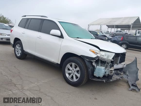 ✅ 2012 Toyota Highlander SE • VIN: 5TDBK3EHXCS163825 • Lot: 43535455. Listed on IAAI with 92,733 mi. Free auction sales archive from the USA and detailed vehicle history report at DreamBid. Image 1.