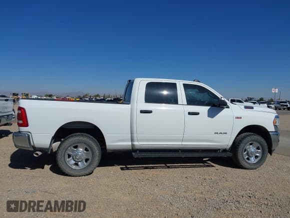 ✅ 2022 Ram 2500 Tradesman • VIN: 3C6UR5CJ2NG272004 • Lot: 42417276. Wystawiony na IAAI z przebiegiem 91 841 mil. Bezpłatny archiwum sprzedaży aukcyjnych z USA i szczegółowy raport historii pojazdu na DreamBid. Zdjęcie 13.