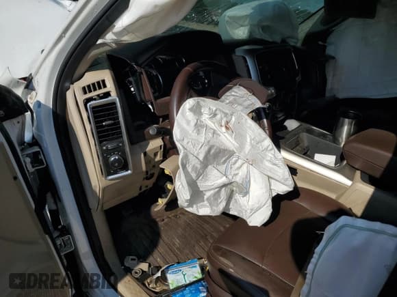 ✅ 2018 Ram 2500 Big Horn • VIN: 3C6UR5ML5JG417479 • Lot: 69589135. Wystawiony na Copart z przebiegiem Nie podano. Bezpłatny archiwum sprzedaży aukcyjnych z USA i szczegółowy raport historii pojazdu na DreamBid. Zdjęcie 8.