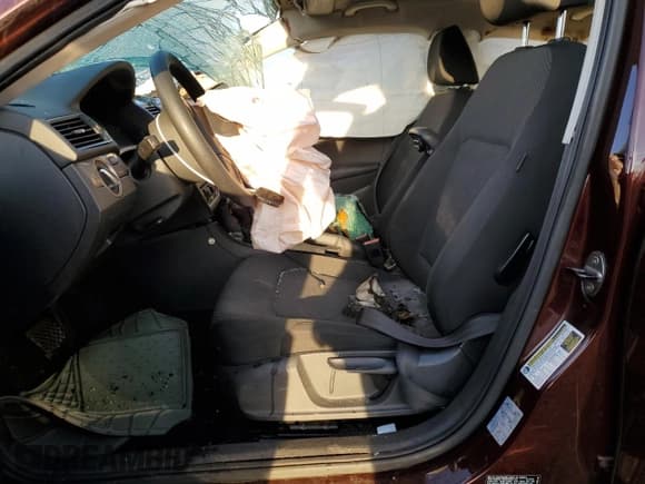 ✅ 2014 Volkswagen Passat S • VIN: 1VWAP7A35EC009815 • Lot: 54169785. Listed on Copart with 103,388 mi. Free auction sales archive from the USA and detailed vehicle history report at DreamBid. Image 7.