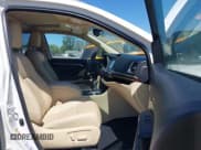 ✅ 2015 Toyota Highlander Limited • VIN: 5TDDKRFH8FS120969 • Lot: 43013279. Wystawiony na IAAI z przebiegiem 43 968 mil. Bezpłatny archiwum sprzedaży aukcyjnych z USA i szczegółowy raport historii pojazdu na DreamBid. Zdjęcie 5.