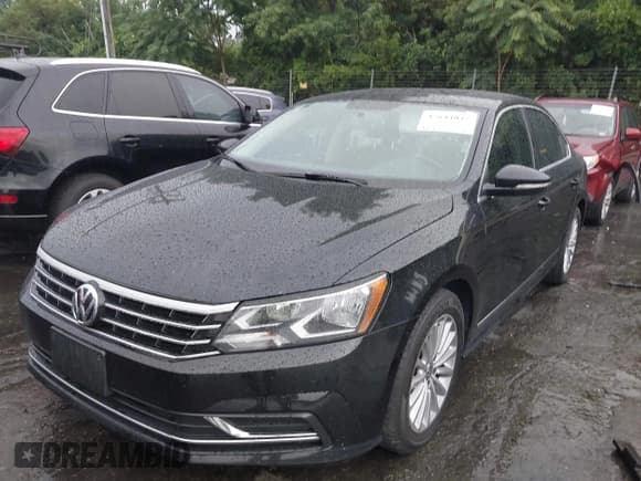 ✅ 2017 Volkswagen Passat SE • VIN: 1VWBT7A30HC025442 • Lot: 42644035. Listed on IAAI with 132,355 mi. Free auction sales archive from the USA and detailed vehicle history report at DreamBid. Image 6.