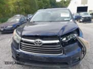 ✅ 2016 Toyota Highlander XLE • VIN: 5TDJKRFH9GS300577 • Lot: 43260610. Wystawiony na IAAI z przebiegiem 143 348 mil. Bezpłatny archiwum sprzedaży aukcyjnych z USA i szczegółowy raport historii pojazdu na DreamBid. Zdjęcie 12.