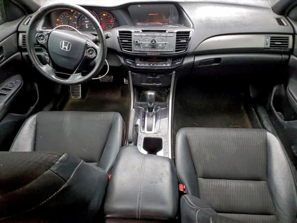 ✅ 2016 Honda Accord Sport • VIN: 1HGCR2F5XGA061895 • Лот: 94565525. Опубликован ранее на Copart с пробегом 149 516 миль. Бесплатный доступ к архиву аукционных продаж из США и подробный отчёт об истории автомобиля на DreamBid. Изображение 8.