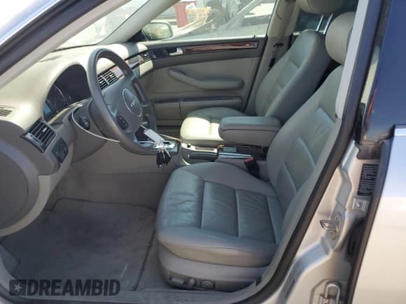 ✅ 2004 Audi A6 • VIN: WAUVT64BX4N033587 • Lot: 70103294. Wystawiony na Copart z przebiegiem 124 176 mil. Bezpłatny archiwum sprzedaży aukcyjnych z USA i szczegółowy raport historii pojazdu na DreamBid. Zdjęcie 7.