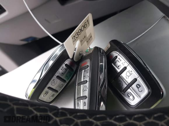 ✅ 2022 Chrysler Pacifica Touring L • VIN: 2C4RC1BG9NR155223 • Lot: 43722441. Wystawiony na IAAI z przebiegiem 34 097 mil. Bezpłatny archiwum sprzedaży aukcyjnych z USA i szczegółowy raport historii pojazdu na DreamBid. Zdjęcie 11.