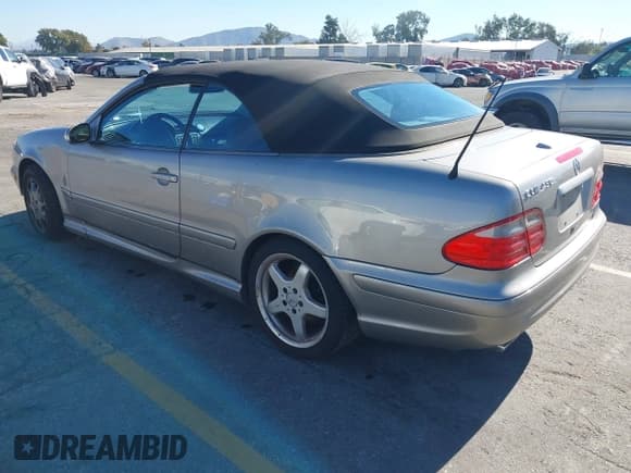 ✅ 2003 Mercedes-Benz CLK 430 • VIN: WDBLK70G83T137556 • Lot: 43856819. Listed on IAAI with 156,772 mi. Free auction sales archive from the USA and detailed vehicle history report at DreamBid. Image 3.
