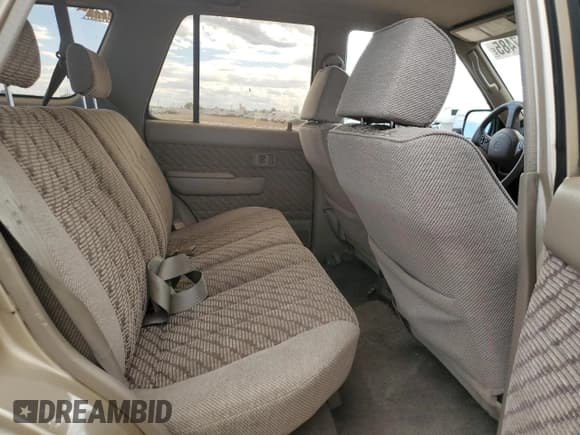 ✅ 1995 Toyota 4Runner • VIN: JT3VN39W1S0194416 • Lot: 81917485. Wystawiony na Copart z przebiegiem 78 731 mil. Bezpłatny archiwum sprzedaży aukcyjnych z USA i szczegółowy raport historii pojazdu na DreamBid. Zdjęcie 11.