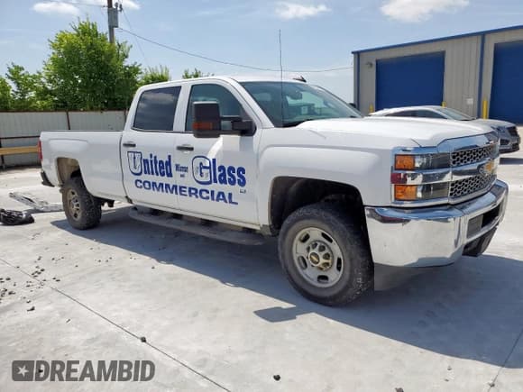 ✅ 2019 Chevrolet Silverado 2500HD Work Truck • VIN: 1GC1CREG6KF130872 • Lot: 59844905. Wystawiony na Copart z przebiegiem 218 331 mil. Bezpłatny archiwum sprzedaży aukcyjnych z USA i szczegółowy raport historii pojazdu na DreamBid. Zdjęcie 4.