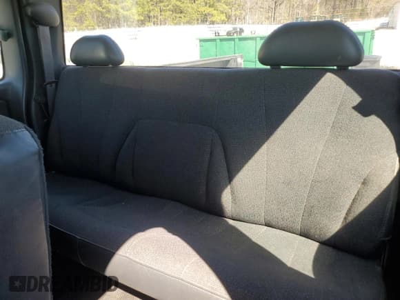 ✅ 1999 Chevrolet Silverado 2500 • VIN: 1GCGK29U4XE242992 • Lot: 48411425. Wystawiony na Copart z przebiegiem 315 200 mil. Bezpłatny archiwum sprzedaży aukcyjnych z USA i szczegółowy raport historii pojazdu na DreamBid. Zdjęcie 11.