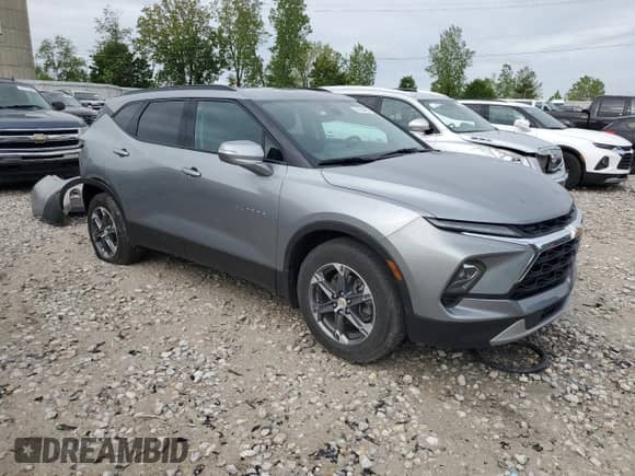 2024 Chevrolet Blazer LT z VIN 3GNKBJR42RS170162, wystawiony jako Copart lot #57754705 z przebiegiem 13 644 mil mil oraz Czysty tytuł • Clean title. Historia ofert i sprzedaży dostępna na DreamBid. Obrazek 4.