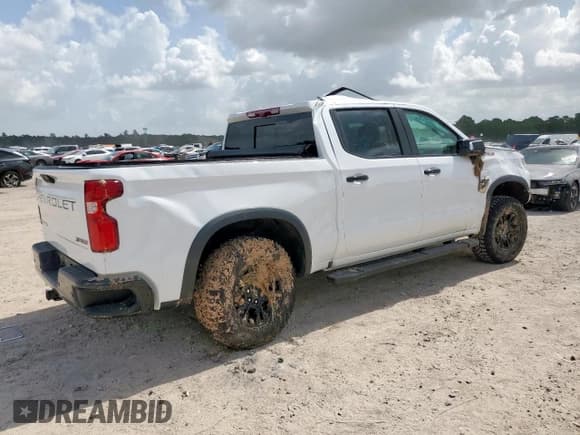 ✅ 2025 Chevrolet Silverado 1500 ZR2 • VIN: 3GCUKHEL0SG257140 • Лот: 61436555. Опубликован ранее на Copart с пробегом 2 071 миль. Бесплатный доступ к архиву аукционных продаж из США и подробный отчёт об истории автомобиля на DreamBid. Изображение 3.