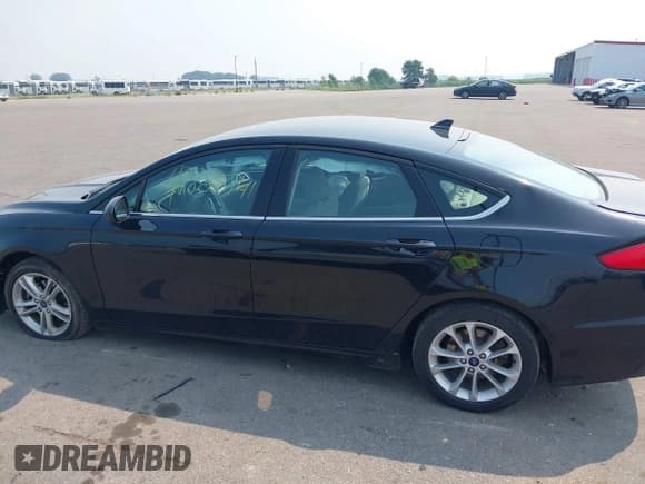 ✅ 2020 Ford Fusion SE • VIN: 3FA6P0H7XLR139229 • Lot: 42885741. Listed on IAAI with 190,925 mi. Free auction sales archive from the USA and detailed vehicle history report at DreamBid. Image 15.