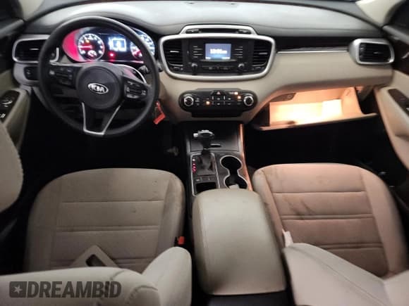 ✅ 2017 Kia Sorento LX • VIN: 5XYPG4A33HG288242 • Лот: 71235455. Опубликован ранее на Copart с пробегом 156 934 миль. Бесплатный доступ к архиву аукционных продаж из США и подробный отчёт об истории автомобиля на DreamBid. Изображение 8.