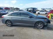 ✅ 2018 Hyundai Sonata SEL • VIN: 5NPE34AF0JH720149 • Lot: 43367211. Wystawiony na IAAI z przebiegiem 96 511 mil. Bezpłatny archiwum sprzedaży aukcyjnych z USA i szczegółowy raport historii pojazdu na DreamBid. Zdjęcie 14.