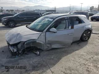 ✅ 2025 Hyundai Ioniq 5 Limited • VIN: 7YAKR4DA2SY007747 • Lot: 81757195. Listed on Copart with 3,874 mi. Free auction sales archive from the USA and detailed vehicle history report at DreamBid. Image 1.