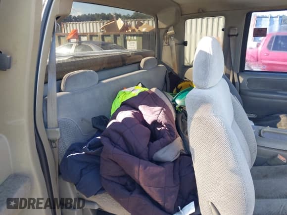 ✅ 1998 Chevrolet Silverado 1500 • VIN: 1GCEK19RXWR137409 • Lot: 43411044. Listed on IAAI with 311,607 mi. Free auction sales archive from the USA and detailed vehicle history report at DreamBid. Image 8.