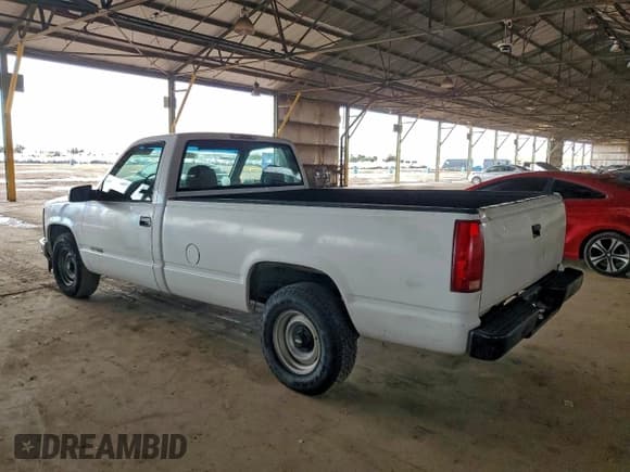 ✅ 1996 Chevrolet Silverado 1500 • VIN: 1GCEC14W2TZ177926 • Lot: 93827875. Wystawiony na Copart z przebiegiem 97 864 mil. Bezpłatny archiwum sprzedaży aukcyjnych z USA i szczegółowy raport historii pojazdu na DreamBid. Zdjęcie 2.