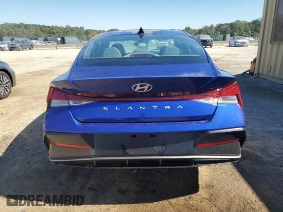 2025 Hyundai Elantra SEL Convenience with VIN KMHLS4DG5SU921076, listed as a Copart auction lot 87039365 with 22,432 mi miles and Non repairable. Bid and sale history available at DreamBid. Image 6.