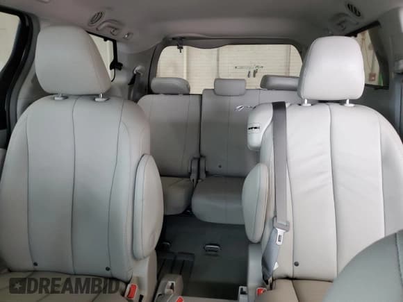 ✅ 2013 Toyota Sienna Limited • VIN: 5TDYK3DCXDS402646 • Lot: 85717545. Listed on Copart with 108,749 mi. Free auction sales archive from the USA and detailed vehicle history report at DreamBid. Image 10.