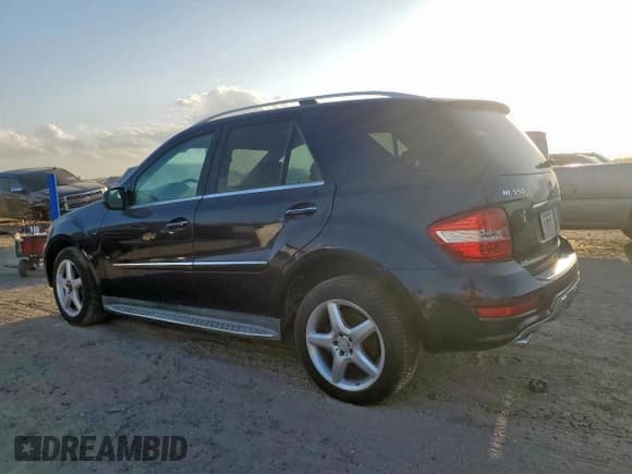 ✅ 2010 Mercedes-Benz M 550 • VIN: 4JGBB7CB5AA582211 • Lot: 92927805. Listed on Copart with 166,651 mi. Free auction sales archive from the USA and detailed vehicle history report at DreamBid. Image 2.