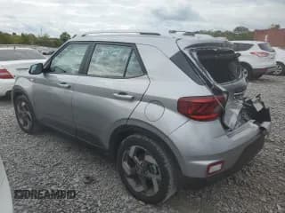 ✅ 2024 Hyundai Venue SEL • VIN: KMHRC8A37RU312470 • Lot: 72896744. Wystawiony na Copart z przebiegiem 3 771 mil. Bezpłatny archiwum sprzedaży aukcyjnych z USA i szczegółowy raport historii pojazdu na DreamBid. Zdjęcie 2.