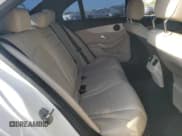 ✅ 2018 Mercedes-Benz C 300 • VIN: 55SWF4JB7JU267735 • Lot: 71234395. Wystawiony na Copart z przebiegiem 88 815 mil. Bezpłatny archiwum sprzedaży aukcyjnych z USA i szczegółowy raport historii pojazdu na DreamBid. Zdjęcie 10.