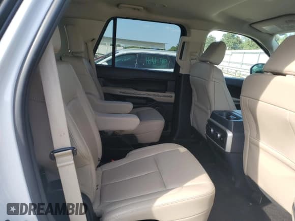 ✅ 2022 Ford Expedition XLT • VIN: 1FMJU1HT3NEA65878 • Лот: 81911975. Опубликован ранее на Copart с пробегом Не указан. Бесплатный доступ к архиву аукционных продаж из США и подробный отчёт об истории автомобиля на DreamBid. Изображение 11.