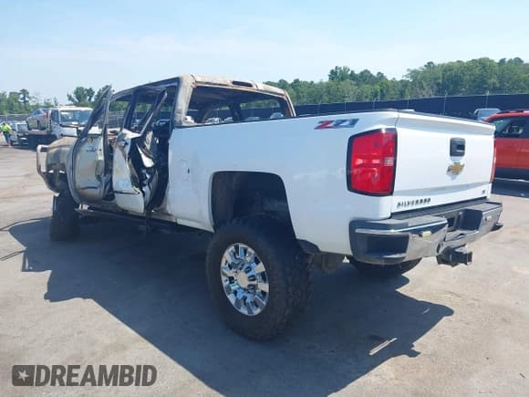 ✅ 2015 Chevrolet Silverado 2500HD LTZ • VIN: 1GC1KWE88FF128542 • Lot: 42545413. Listed on IAAI with 141,188 mi. Free auction sales archive from the USA and detailed vehicle history report at DreamBid. Image 3.