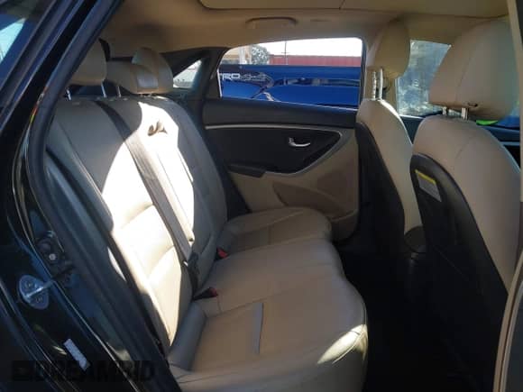 2016 Hyundai Elantra z VIN KMHD35LH7GU323340, wystawiony jako IAAI lot #43469922 z przebiegiem 93 453 mil mil oraz . Historia ofert i sprzedaży dostępna na DreamBid. Obrazek 8.