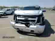 2013 Chevrolet Tahoe LTZ z VIN 1GNSKCE02DR373305, wystawiony jako Copart lot #80902065 z przebiegiem 268 880 mil mil oraz Szkoda całkowita • Salvage title. Historia ofert i sprzedaży dostępna na DreamBid. Obrazek 14.