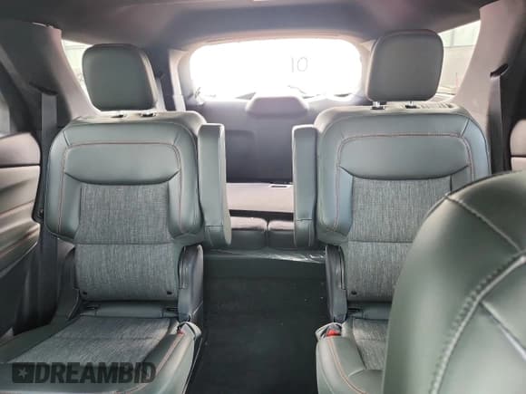 ✅ 2022 Ford Explorer Timberline • VIN: 1FMSK8JH8NGA70085 • Lot: 86135365. Wystawiony na Copart z przebiegiem 42 406 mil. Bezpłatny archiwum sprzedaży aukcyjnych z USA i szczegółowy raport historii pojazdu na DreamBid. Zdjęcie 10.