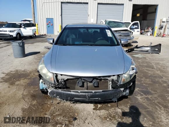 ✅ 2008 Honda Accord EX-L • VIN: 1HGCP36848A032481 • Lot: 92171905. Listed on Copart with 288,849 mi. Free auction sales archive from the USA and detailed vehicle history report at DreamBid. Image 5.