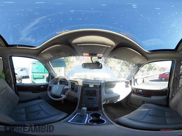 ✅ 2011 Lincoln Navigator • VIN: 5LMJJ2J56BEJ08175 • Lot: 43612932. Listed on IAAI with 191,192 mi. Free auction sales archive from the USA and detailed vehicle history report at DreamBid. Image 20.