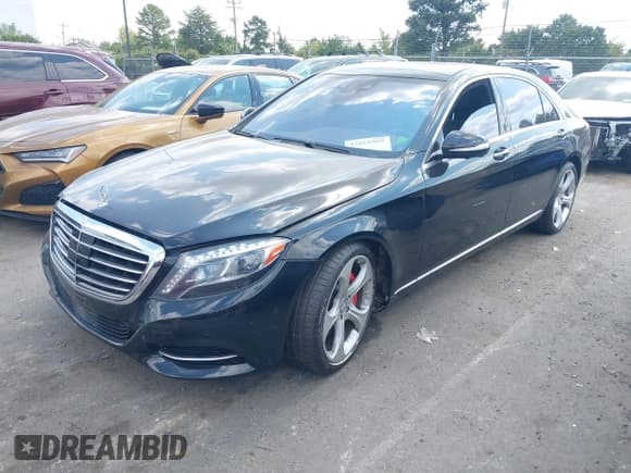 ✅ 2014 Mercedes-Benz S 550 • VIN: WDDUG8CB7EA049633 • Lot: 43221999. Listed on IAAI with 123,393 mi. Free auction sales archive from the USA and detailed vehicle history report at DreamBid. Image 17.