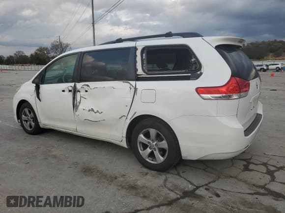 ✅ 2013 Toyota Sienna LE • VIN: 5TDKK3DC5DS305666 • Lot: 92178535. Wystawiony na Copart z przebiegiem 217 832 mil. Bezpłatny archiwum sprzedaży aukcyjnych z USA i szczegółowy raport historii pojazdu na DreamBid. Zdjęcie 2.