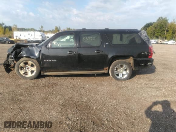 ✅ 2011 Chevrolet Suburban LT • VIN: 1GNSKJE32BR328845 • Lot: 43211739. Listed on IAAI with 196,574 mi. Free auction sales archive from the USA and detailed vehicle history report at DreamBid. Image 15.