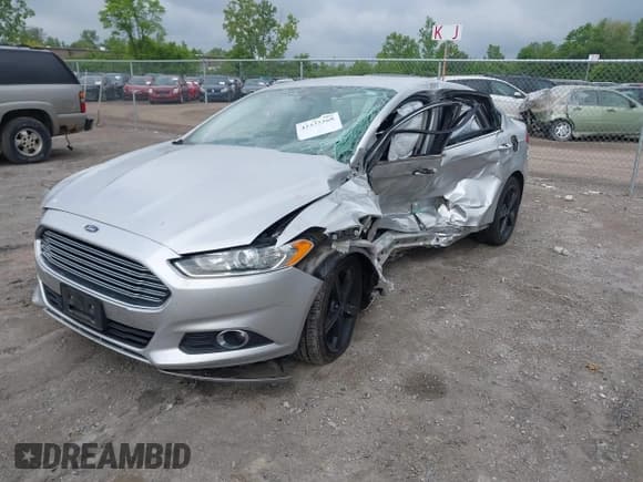 ✅ 2016 Ford Fusion SE • VIN: 3FA6P0H75GR242726 • Лот: 42323268. Опубликован ранее на IAAI с пробегом 147 180 миль. Бесплатный доступ к архиву аукционных продаж из США и подробный отчёт об истории автомобиля на DreamBid. Изображение 2.