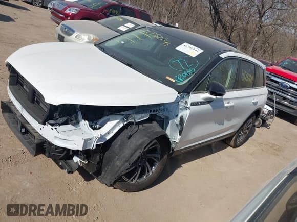 ✅ 2024 Lincoln Corsair Premiere • VIN: 5LMCJ1CAXRUL15939 • Lot: 41782141. Wystawiony na IAAI z przebiegiem 7 213 mil. Bezpłatny archiwum sprzedaży aukcyjnych z USA i szczegółowy raport historii pojazdu na DreamBid. Zdjęcie 2.