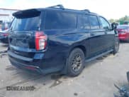 ✅ 2021 Chevrolet Suburban Z71 • VIN: 1GNSKDKD2MR206780 • Lot: 43124225. Wystawiony na IAAI z przebiegiem 61 623 mil. Bezpłatny archiwum sprzedaży aukcyjnych z USA i szczegółowy raport historii pojazdu na DreamBid. Zdjęcie 4.