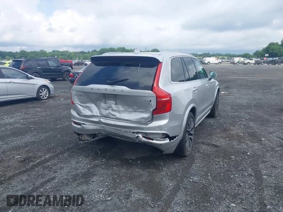 ✅ 2020 Volvo XC90 Momentum • VIN: YV4102PK2L1544616 • Lot: 42733502. Listed on IAAI with 72,035 mi. Free auction sales archive from the USA and detailed vehicle history report at DreamBid. Image 4.