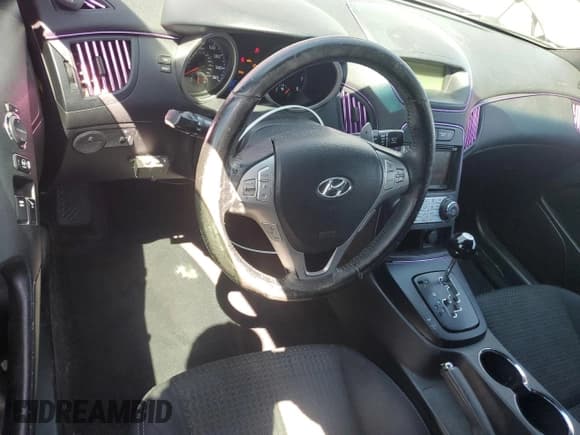 ✅ 2010 Hyundai Genesis Coupe • VIN: KMHHT6KD4AU024966 • Lot: 51913645. Wystawiony na Copart z przebiegiem 173 730 mil. Bezpłatny archiwum sprzedaży aukcyjnych z USA i szczegółowy raport historii pojazdu na DreamBid. Zdjęcie 8.