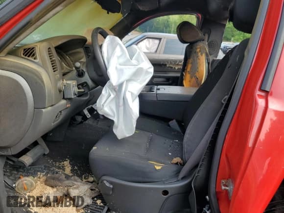 ✅ 2011 Chevrolet Silverado 1500 • VIN: 1GCNKSEA8BZ377932 • Лот: 67539995. Опубликован ранее на Copart с пробегом Не указан. Бесплатный доступ к архиву аукционных продаж из США и подробный отчёт об истории автомобиля на DreamBid. Изображение 7.