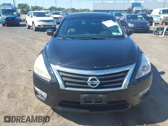 ✅ 2014 Nissan Altima SV • VIN: 1N4AL3AP2EC411212 • Lot: 43048885. Listed on IAAI with 192,348 mi. Free auction sales archive from the USA and detailed vehicle history report at DreamBid. Image 13.