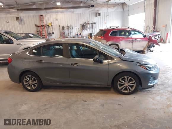 ✅ 2019 Chevrolet Cruze LT • VIN: 1G1BE5SM8K7139173 • Lot: 42255981. Wystawiony na IAAI z przebiegiem 154 876 mil mil. Skorzystaj z bezpłatnego archiwum sprzedaży aukcyjnych z USA i zobacz szczegółowy raport historii pojazdu na DreamBid. Zdjęcie 13.