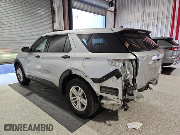 ✅ 2022 Ford Explorer • VIN: 1FMSK7BH8NGB80157 • Lot: 62773395. Wystawiony na Copart z przebiegiem 35 805 mil. Bezpłatny archiwum sprzedaży aukcyjnych z USA i szczegółowy raport historii pojazdu na DreamBid. Zdjęcie 2.