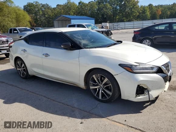 ✅ 2019 Nissan Maxima SL • VIN: 1N4AA6AV4KC369532 • Lot: 82477185. Wystawiony na Copart z przebiegiem 241 349 mil. Bezpłatny archiwum sprzedaży aukcyjnych z USA i szczegółowy raport historii pojazdu na DreamBid. Zdjęcie 4.