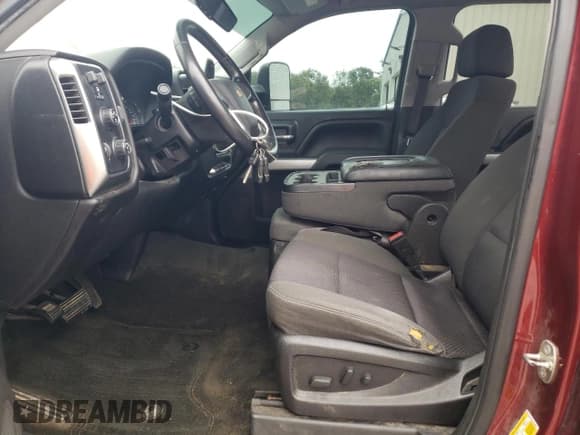 ✅ 2016 Chevrolet Silverado 1500 LT • VIN: 3GCUKREC2GG236531 • Lot: 85172265. Wystawiony na Copart z przebiegiem 235 301 mil. Bezpłatny archiwum sprzedaży aukcyjnych z USA i szczegółowy raport historii pojazdu na DreamBid. Zdjęcie 7.