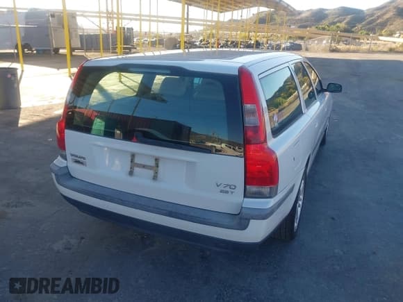 ✅ 2004 Volvo V70 • VIN: YV1SW59V342349595 • Лот: 43809377. Опубликован ранее на IAAI с пробегом 146 401 миль. Бесплатный доступ к архиву аукционных продаж из США и подробный отчёт об истории автомобиля на DreamBid. Изображение 4.