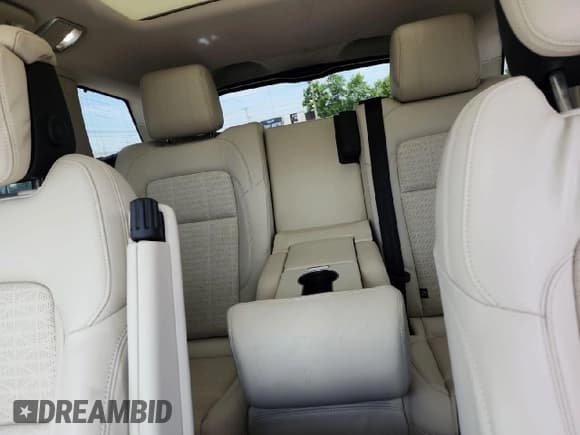 ✅ 2022 Land Rover Range Rover Sport Autobiography • VIN: SALWV2SE6NA218616 • Lot: 79214194. Wystawiony na Copart z przebiegiem 20 658 mil. Bezpłatny archiwum sprzedaży aukcyjnych z USA i szczegółowy raport historii pojazdu na DreamBid. Zdjęcie 11.